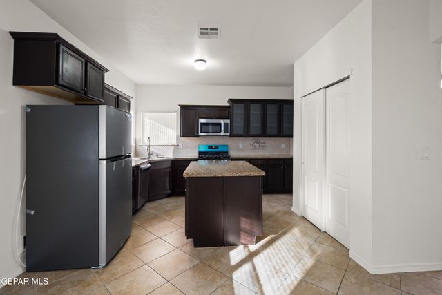 3177 SAMANTHA RAE Place, El Paso, TX 79938