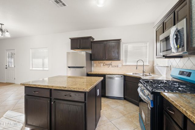 3177 SAMANTHA RAE Place, El Paso, TX 79938