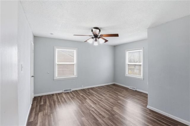 9609 E 68th Street, Raytown, MO 64133