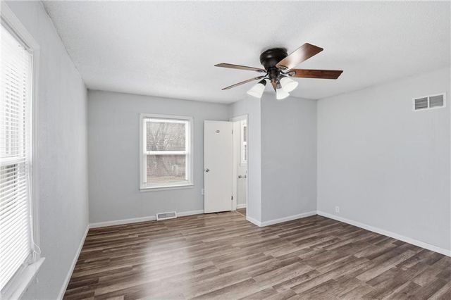 9609 E 68th Street, Raytown, MO 64133