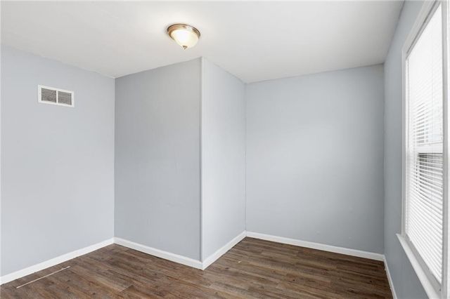 9609 E 68th Street, Raytown, MO 64133