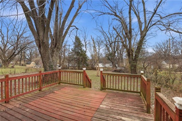 9609 E 68th Street, Raytown, MO 64133