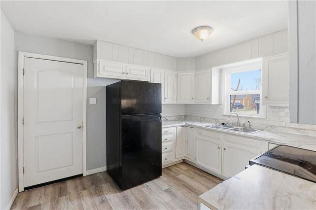 9609 E 68th Street, Raytown, MO 64133