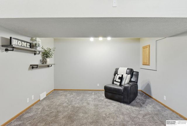 18728 W Street, Omaha, NE 68135