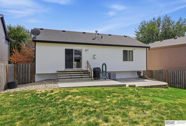 18728 W Street, Omaha, NE 68135