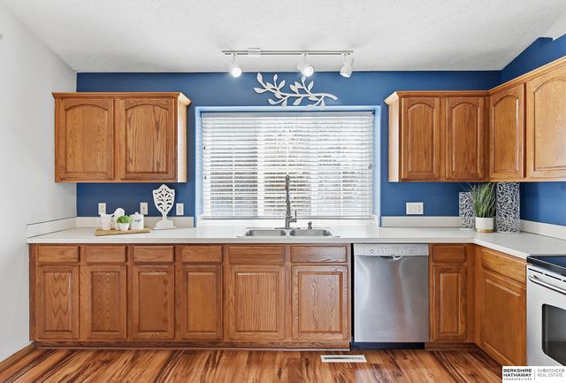 18728 W Street, Omaha, NE 68135