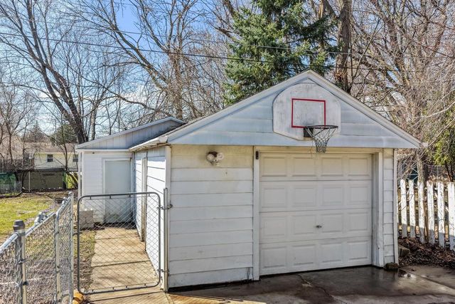 1151 BOND STREET, Green Bay, WI 54303