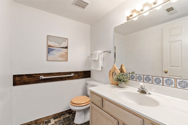 2933 Viaje Pavo Real, Santa Fe, NM 87505