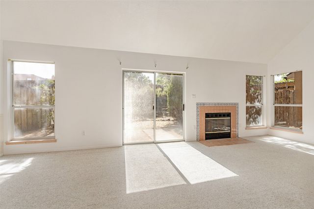 2933 Viaje Pavo Real, Santa Fe, NM 87505