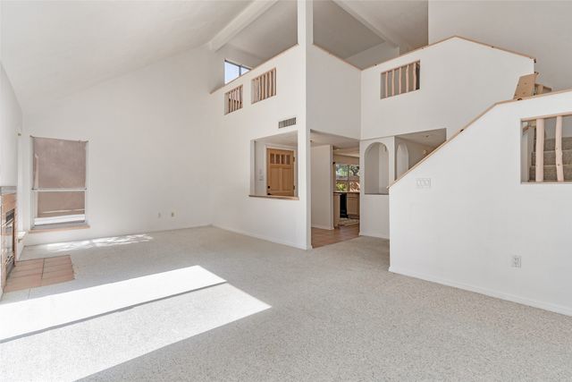 2933 Viaje Pavo Real, Santa Fe, NM 87505