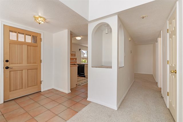 2933 Viaje Pavo Real, Santa Fe, NM 87505