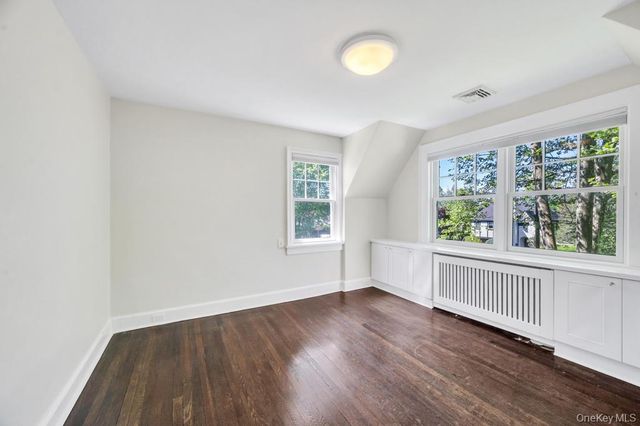 10 Dupont Avenue, White Plains, NY 10605