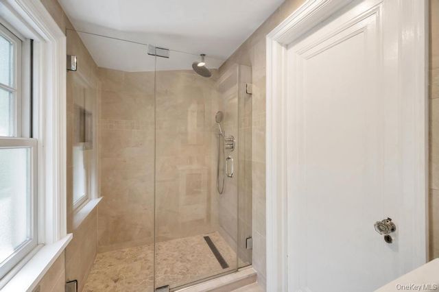 10 Dupont Avenue, White Plains, NY 10605