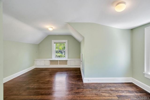 10 Dupont Avenue, White Plains, NY 10605