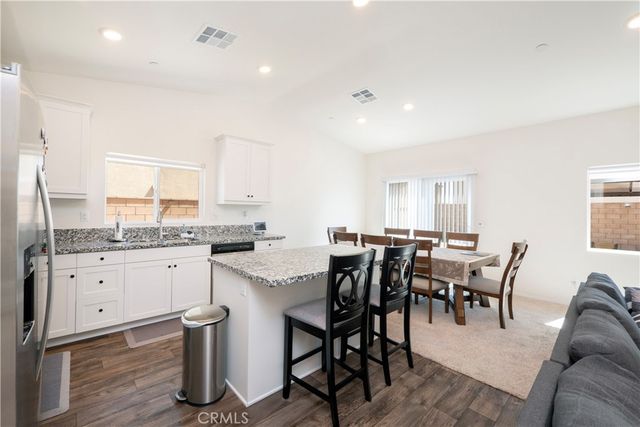 15667 San Diego Ln, Victorville, CA 92394