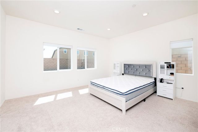 15667 San Diego Ln, Victorville, CA 92394