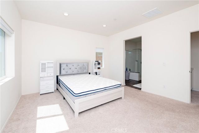 15667 San Diego Ln, Victorville, CA 92394