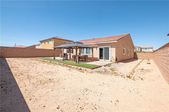 15667 San Diego Ln, Victorville, CA 92394