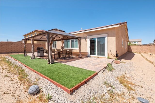 15667 San Diego Ln, Victorville, CA 92394