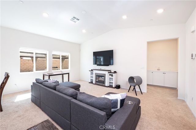 15667 San Diego Ln, Victorville, CA 92394