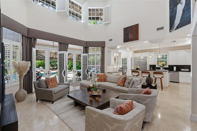 6801 SW 94th St, Pinecrest, FL 33156