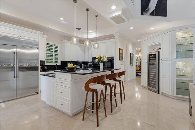 6801 SW 94th St, Pinecrest, FL 33156