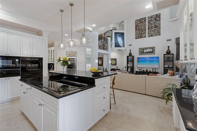 6801 SW 94th St, Pinecrest, FL 33156