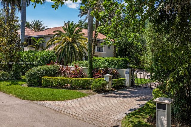 6801 SW 94th St, Pinecrest, FL 33156