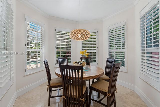 6801 SW 94th St, Pinecrest, FL 33156