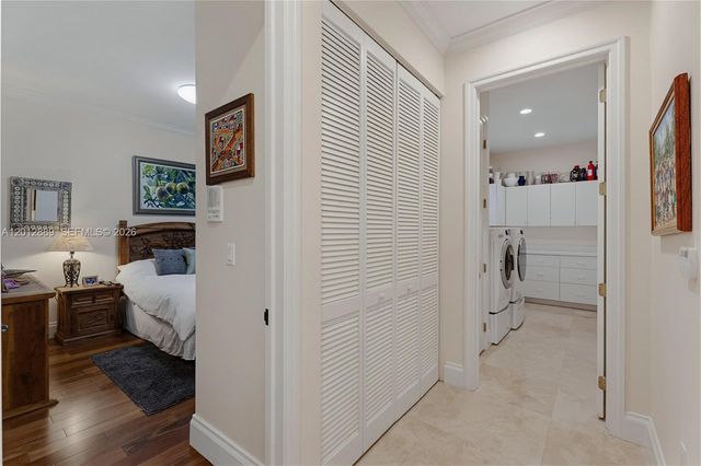 6801 SW 94th St, Pinecrest, FL 33156
