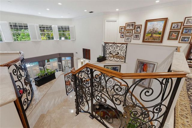 6801 SW 94th St, Pinecrest, FL 33156