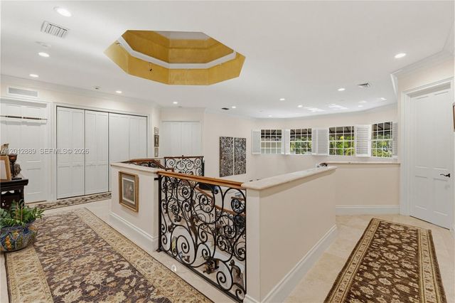 6801 SW 94th St, Pinecrest, FL 33156