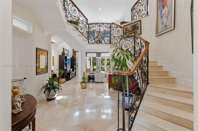 6801 SW 94th St, Pinecrest, FL 33156