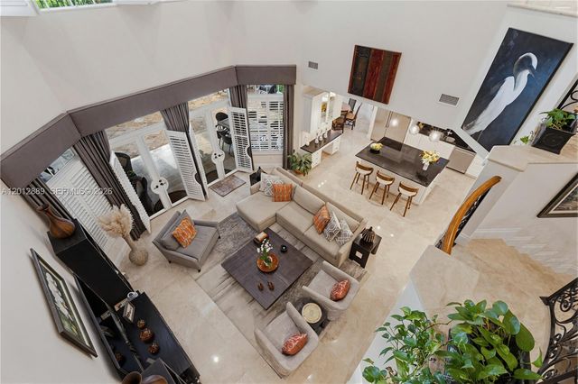 6801 SW 94th St, Pinecrest, FL 33156