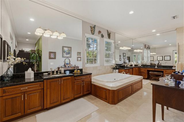 6801 SW 94th St, Pinecrest, FL 33156
