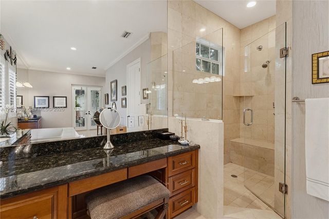 6801 SW 94th St, Pinecrest, FL 33156