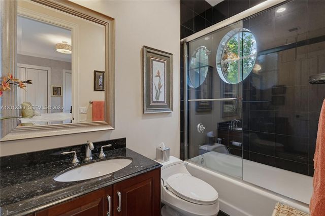 6801 SW 94th St, Pinecrest, FL 33156
