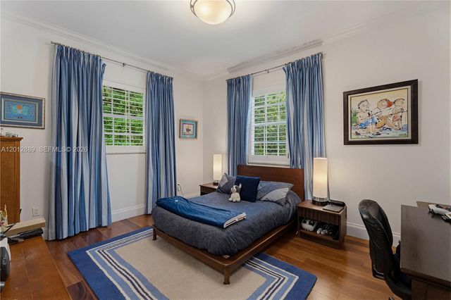 6801 SW 94th St, Pinecrest, FL 33156