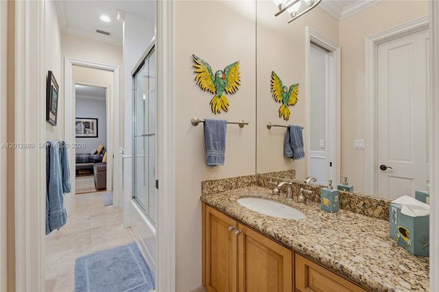 6801 SW 94th St, Pinecrest, FL 33156