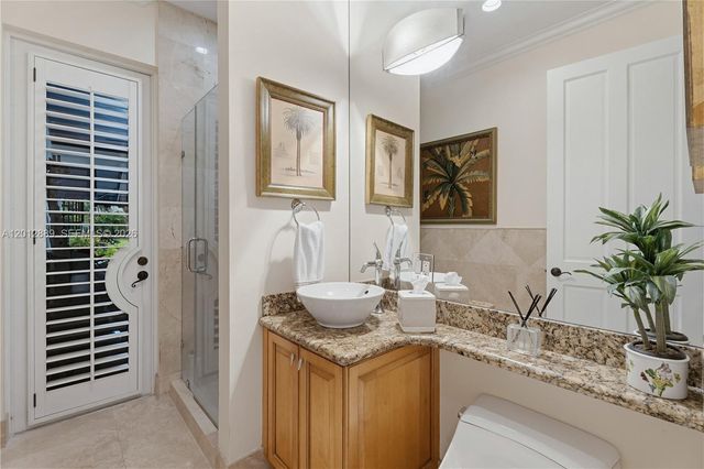 6801 SW 94th St, Pinecrest, FL 33156