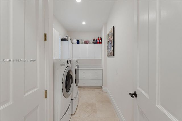 6801 SW 94th St, Pinecrest, FL 33156