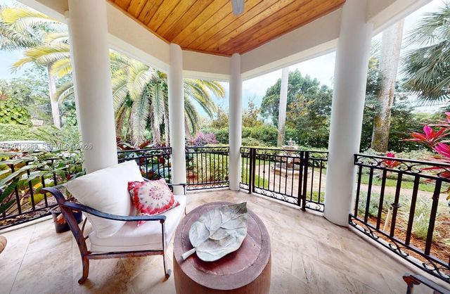 6801 SW 94th St, Pinecrest, FL 33156
