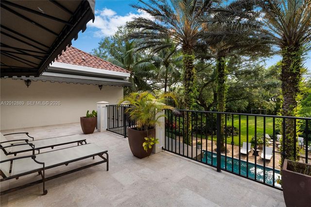 6801 SW 94th St, Pinecrest, FL 33156