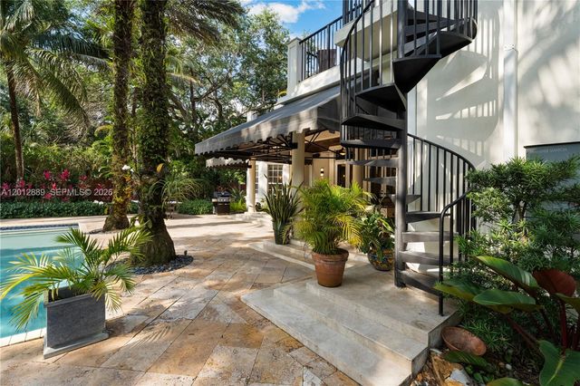 6801 SW 94th St, Pinecrest, FL 33156