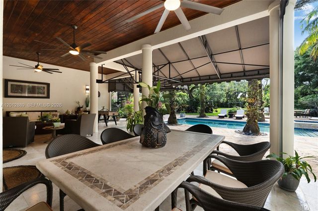 6801 SW 94th St, Pinecrest, FL 33156