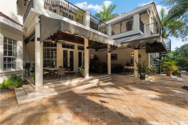 6801 SW 94th St, Pinecrest, FL 33156