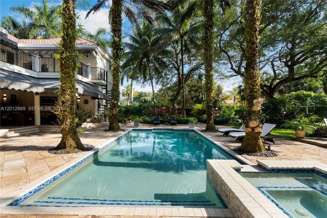 6801 SW 94th St, Pinecrest, FL 33156