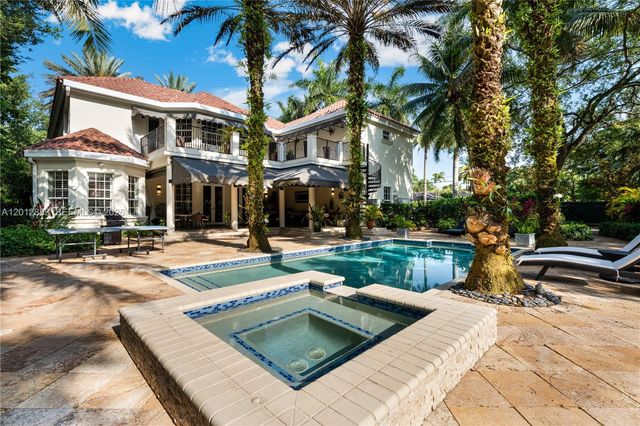 6801 SW 94th St, Pinecrest, FL 33156