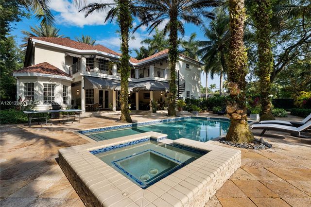 6801 SW 94th St, Pinecrest, FL 33156