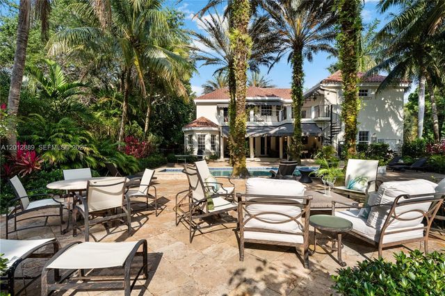 6801 SW 94th St, Pinecrest, FL 33156